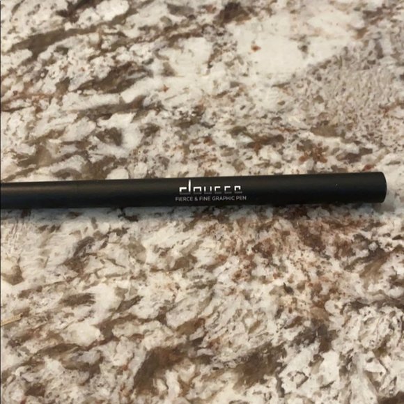 Doucce Black Fierce & Fine Graphic Pen - Picture 1 of 1